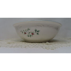 Pfaltzgraff Winterberry Vegetable Bowl 8.75 in Round Stoneware Dishwasher Safe